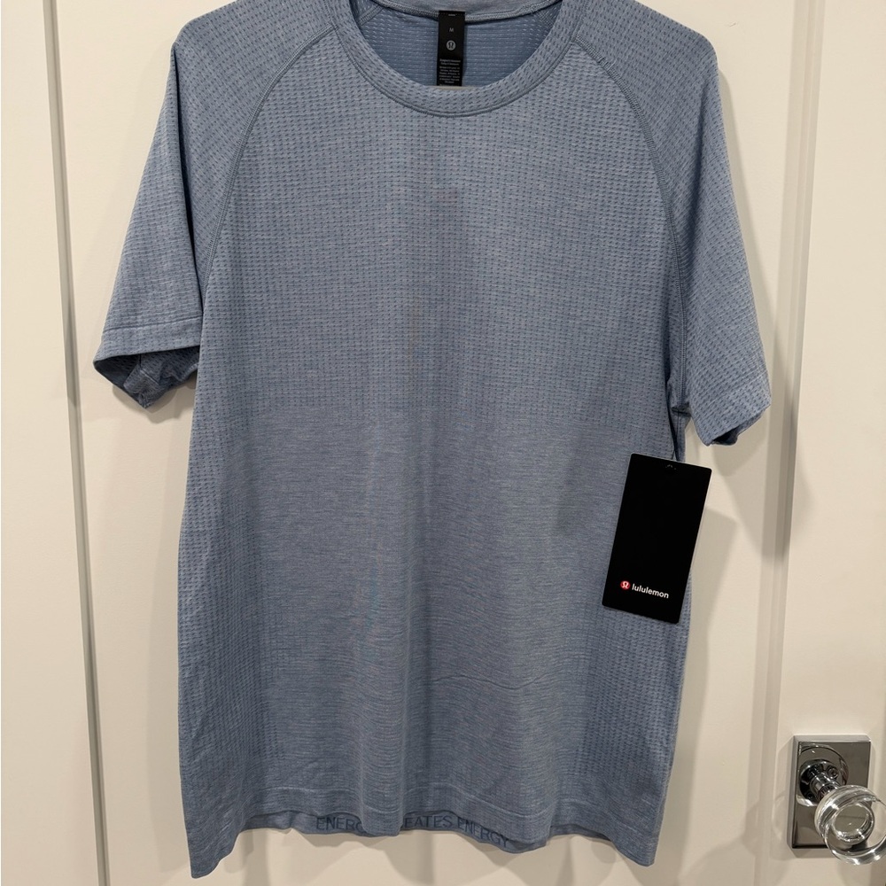 lululemon athletica Men's Light Blue Short Sleeve Tee